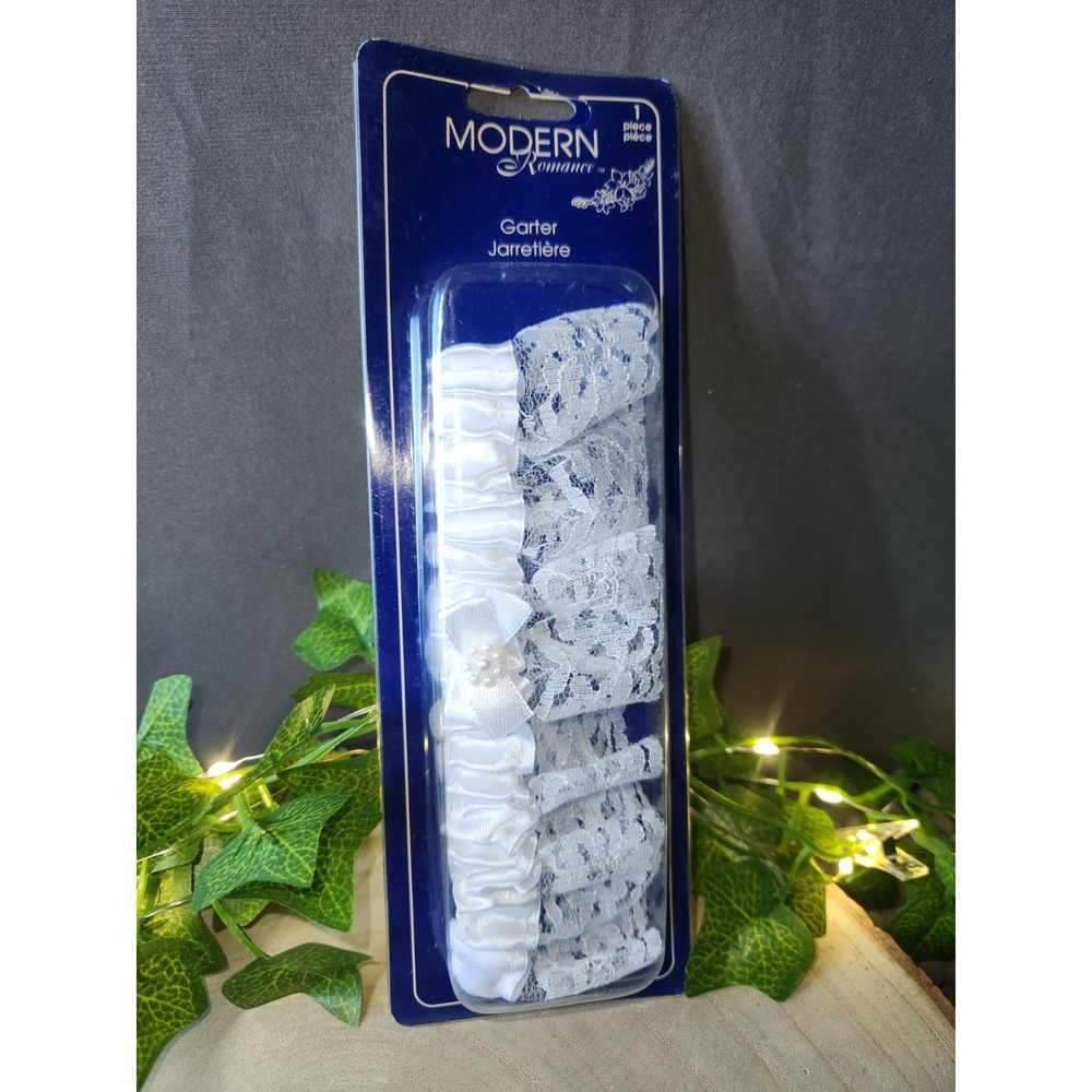 Modern Romance Wedding White Lace Garter w Tiny Beaded Bow~NEW IN PACKAGE